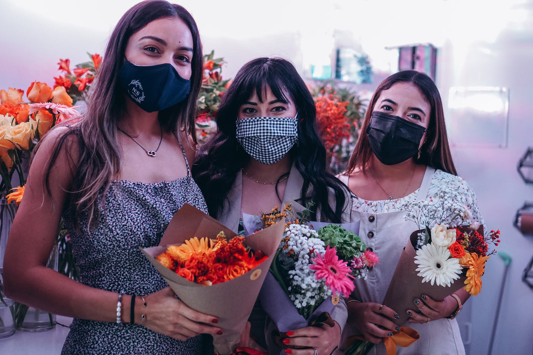 The Flower Truck Experience - 3 personas