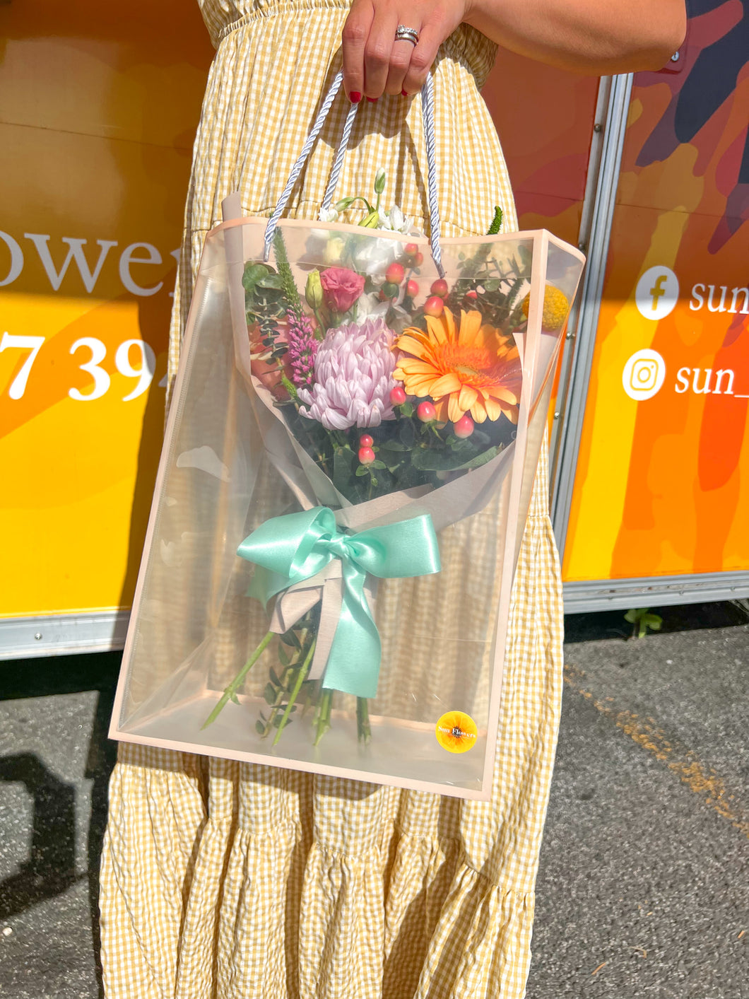 Bouquet Mixto in a Bag - Mother's Day Collection 2023